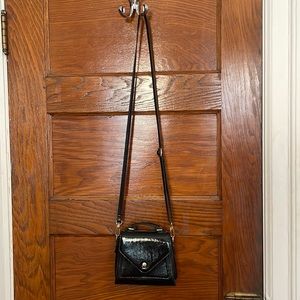 Gently worn!!! Black urban outfitters crossbody purse/mini bag